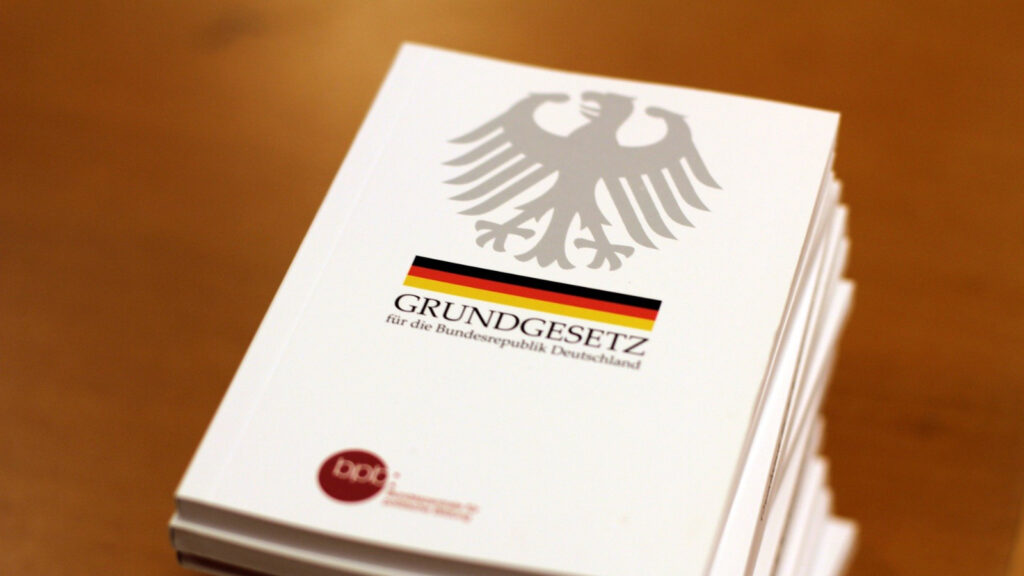 Grundgesetz als Büchlein